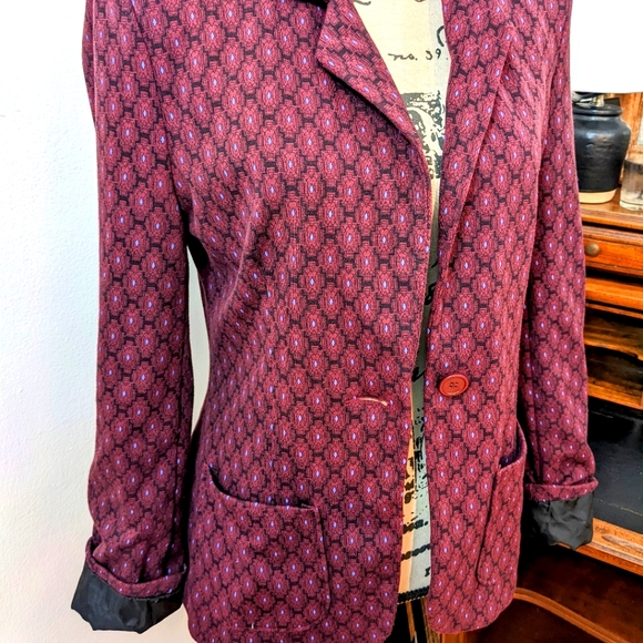 Blazer - Picture 7 of 7